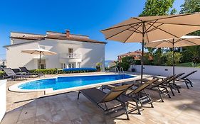 Villa Garden Apartment With Pool Opatija